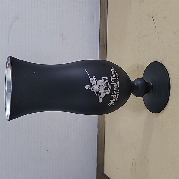 Medieval Times Dinner Tournament Souvenir Hurricane Goblet Glass - Picture 1 of 11